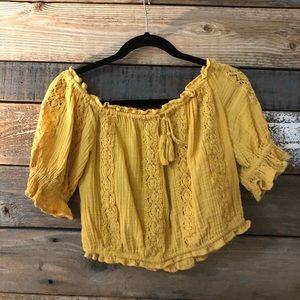An American Eagle yellow off the shoulder blouse!
